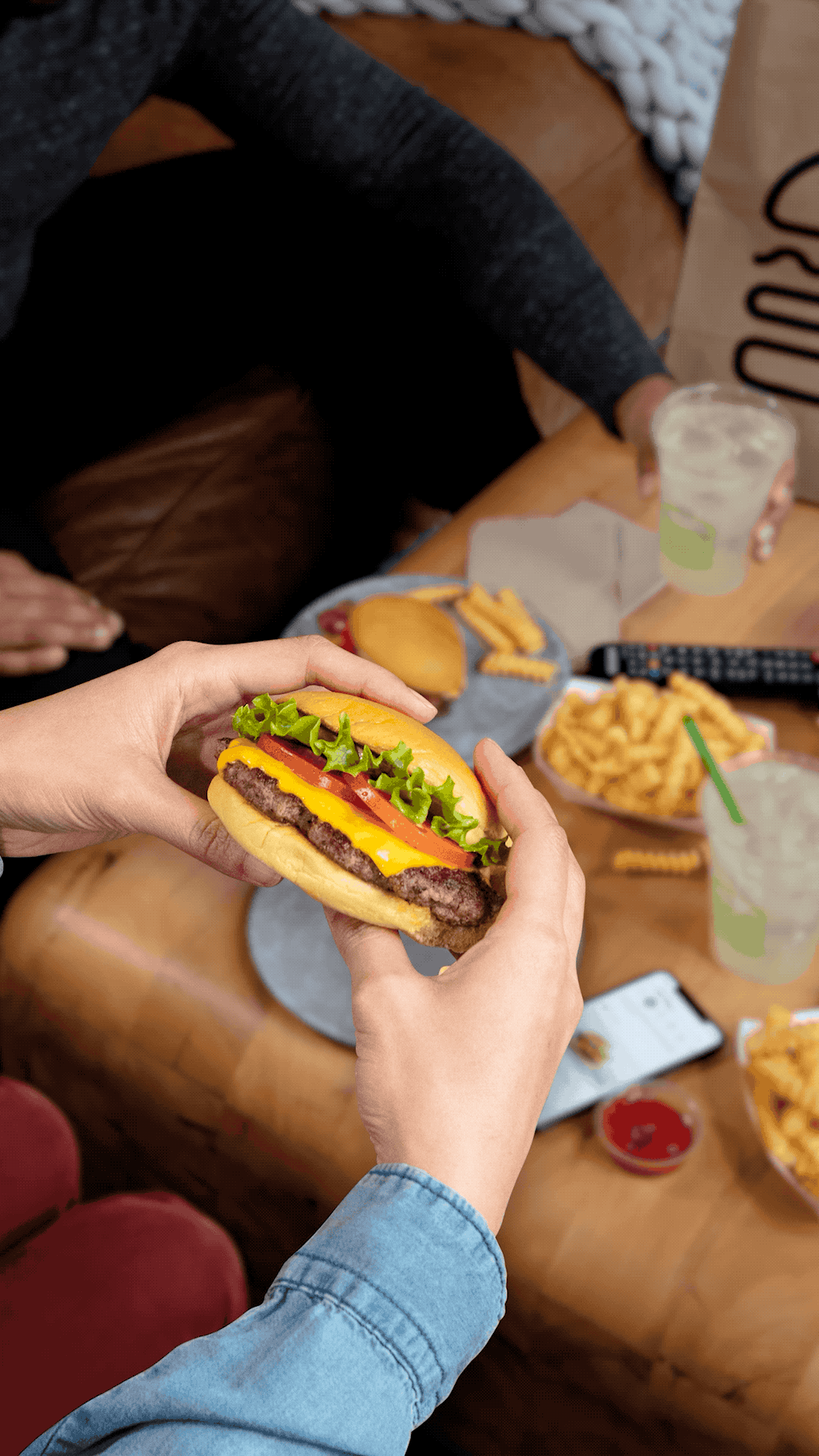Burger parallax cinemagraph, steam motion loop, fast food advertising